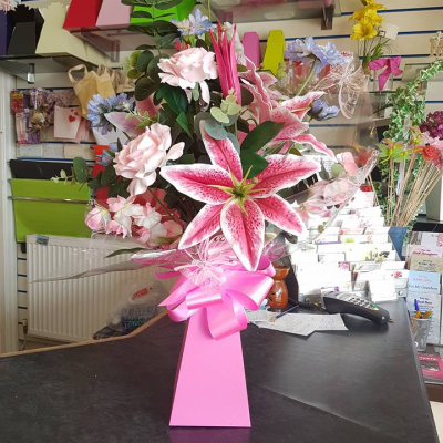 Star Gaze - A special gift of long lasting Oriental Lilies so simple, so perfect.